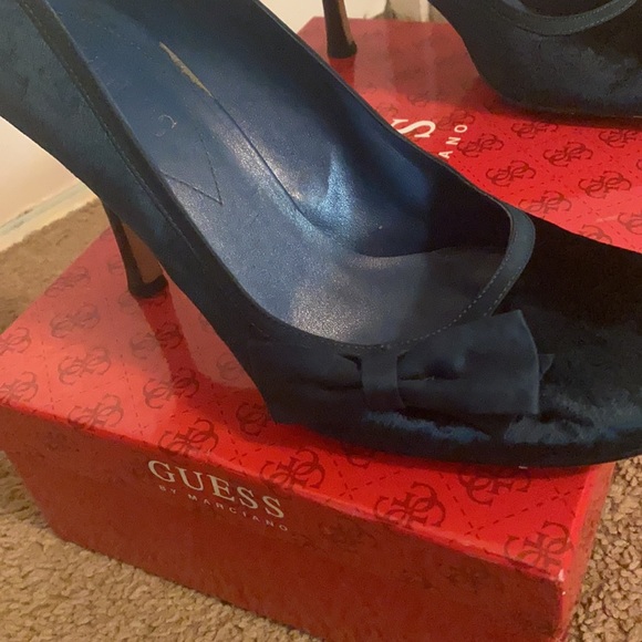 Beautiful Blue - Picture 2 of 4